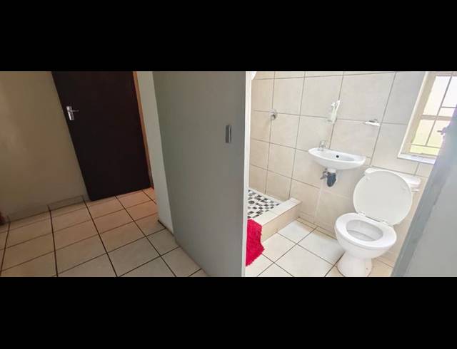 7 BEDROOM PROPERTY TO RENT IN DIE BULT